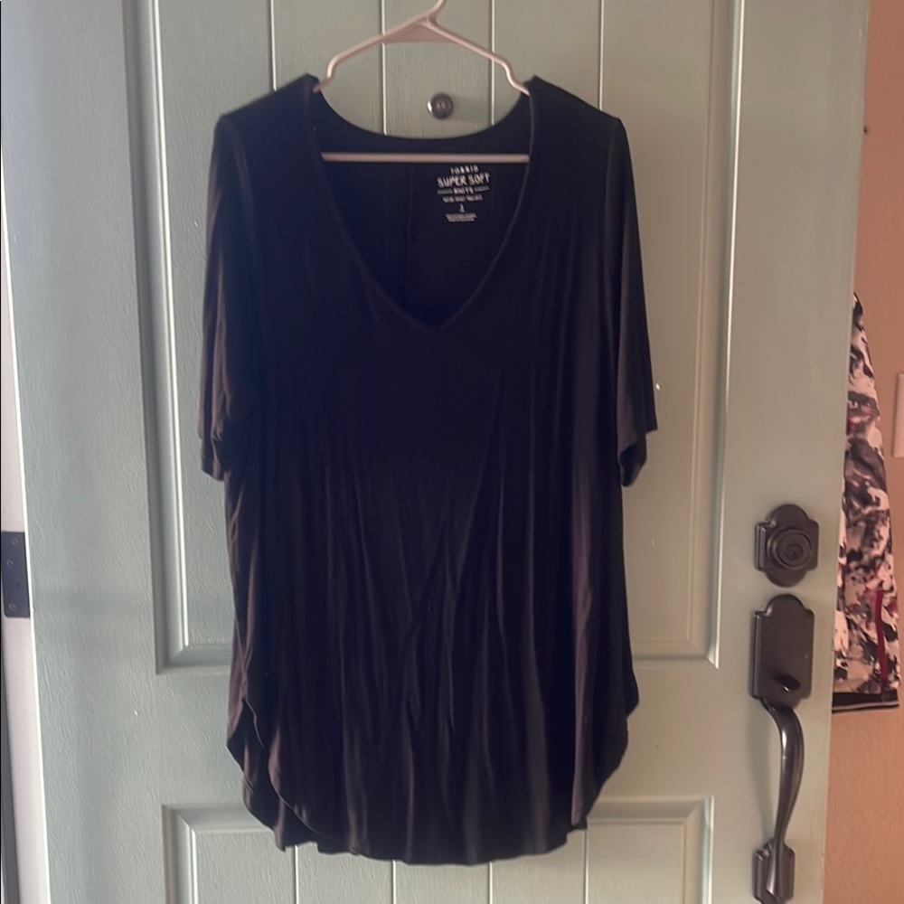 EUC — Torrid shirt sleeve top — size 1 (XL) — black